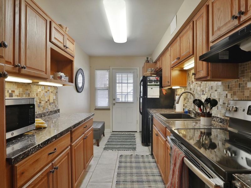 3666 N High Street, Columbus, OH 43214 Photo 36