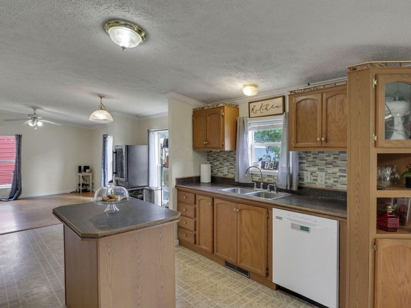 2782 E High Street, Newark, OH 43055 Photo 9