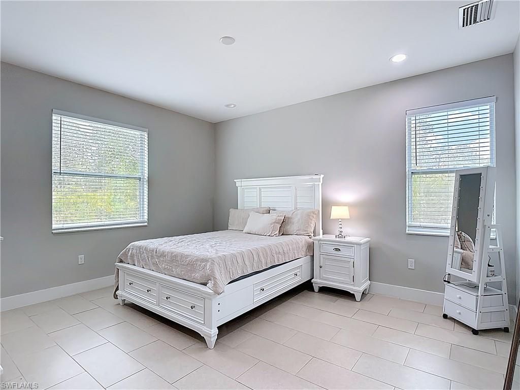 594 31st St Nw, Naples, FL 34120 Photo