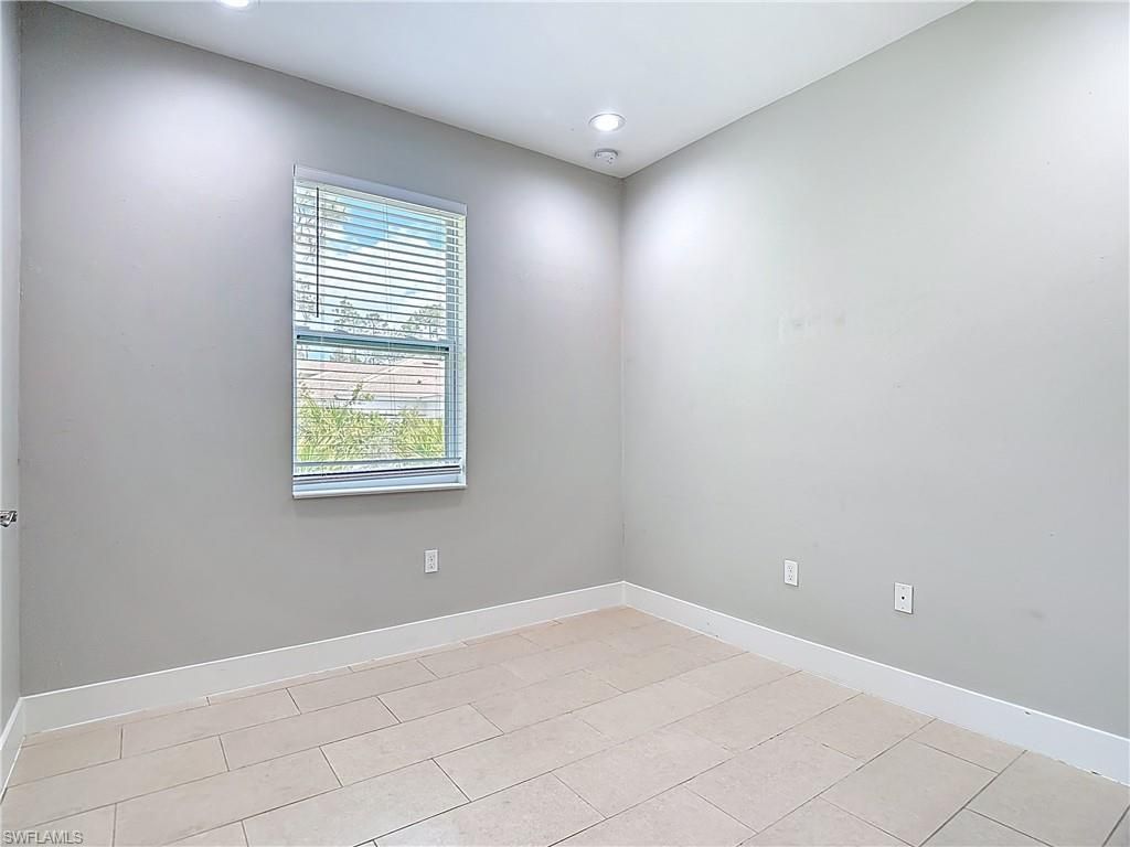 594 31st St Nw, Naples, FL 34120 Photo