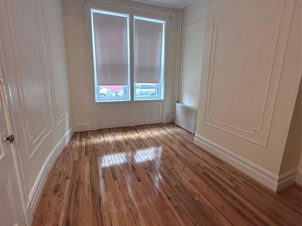 1939 Gates Avenue , Ridgewood, NY 11385