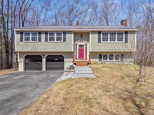 2 Birchcroff Lane, Saco, ME 04072