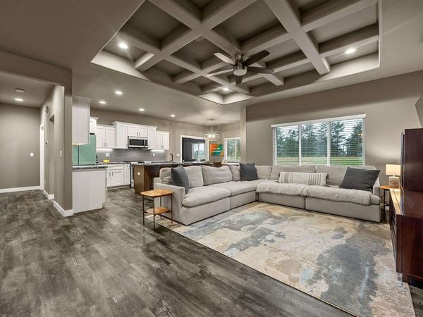 1915 Timber Wolf Dr, North Liberty, IA 52317