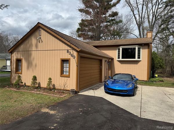 8360 Arlis Street, Commerce Twp, MI 48382