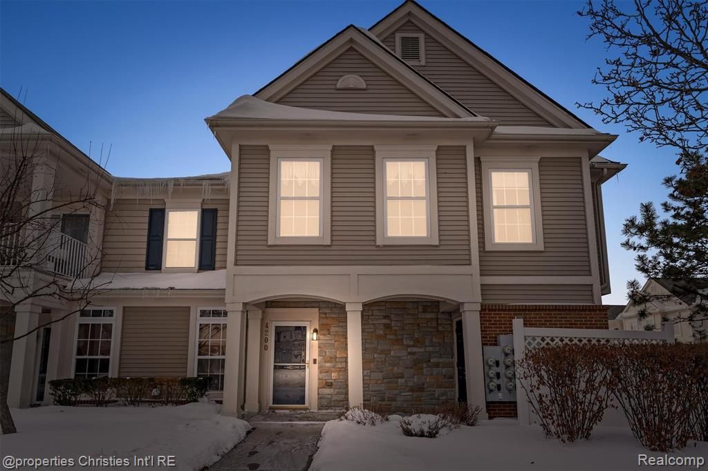 4200 Addington Drive , Commerce Township, MI 48390 Main Photo