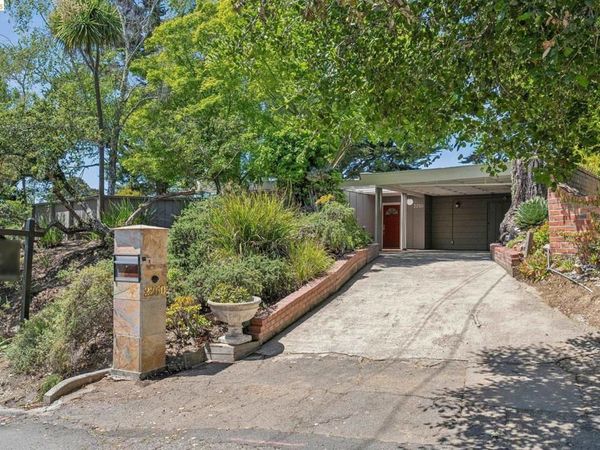 2250 Pelham Pl, Oakland, CA 94611