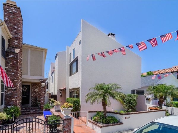 313 Diamond, Newport Beach, CA 92662