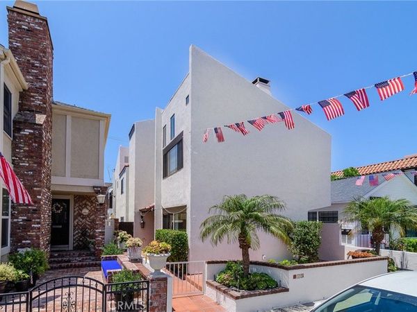 313 Diamond, Newport Beach, CA 92662