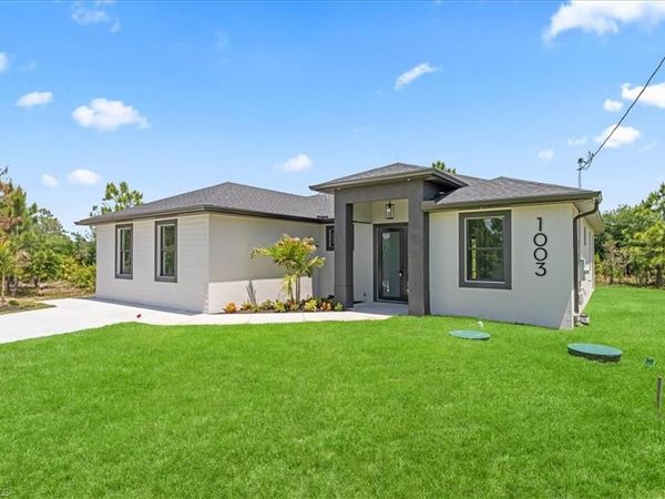 1003 Elgin ST, LEHIGH ACRES, FL 33974