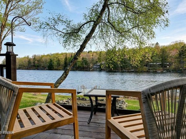 806 Widgeon Court, Lords Valley, PA 18428
