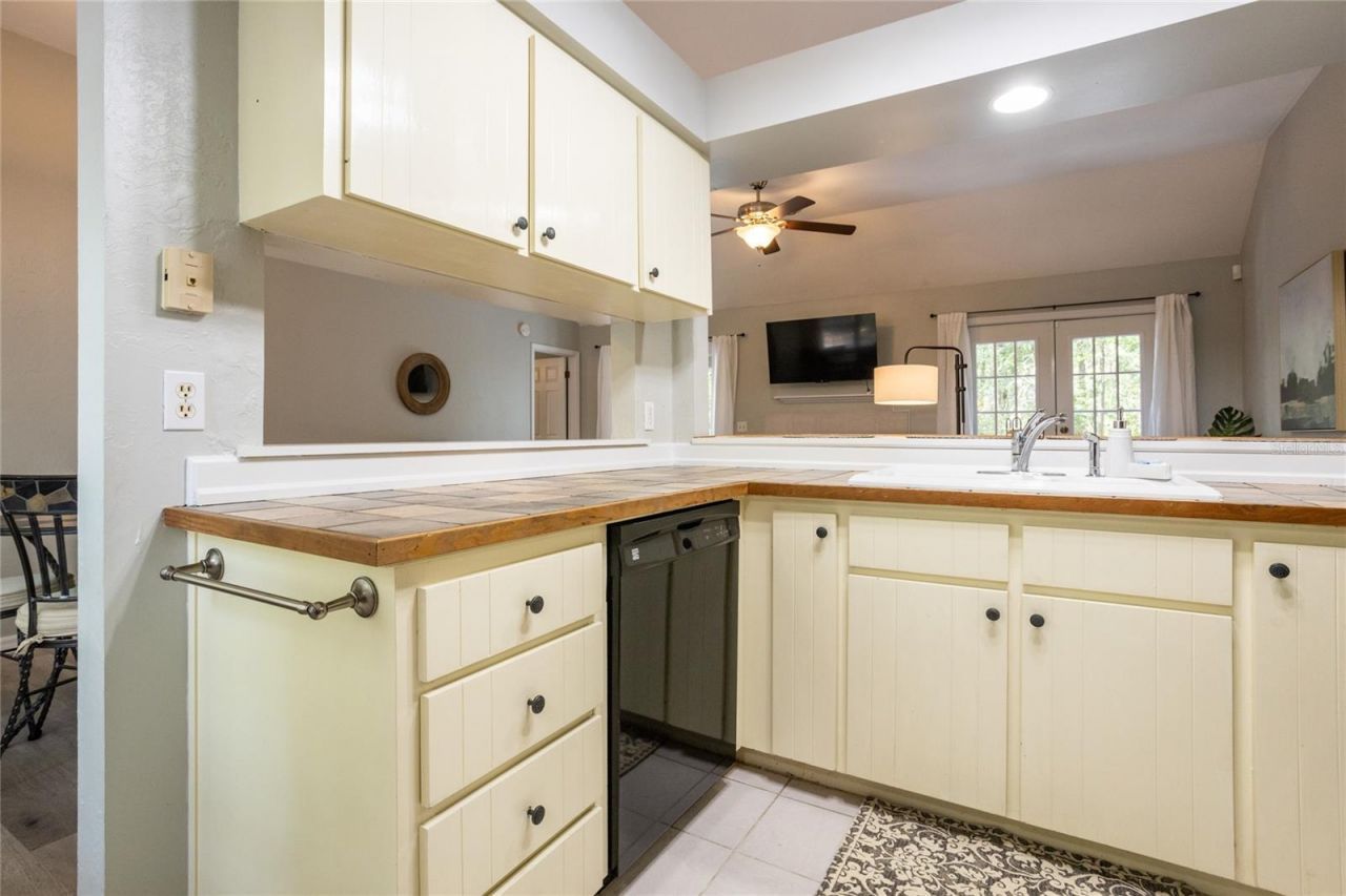 8432 SW 46 Road , Gainesville, FL 32608 Photo