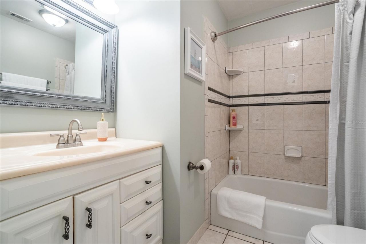 8432 SW 46 Road , Gainesville, FL 32608 Photo