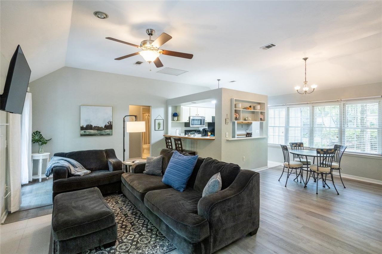 8432 SW 46 Road, Gainesville, FL 32608 Photo