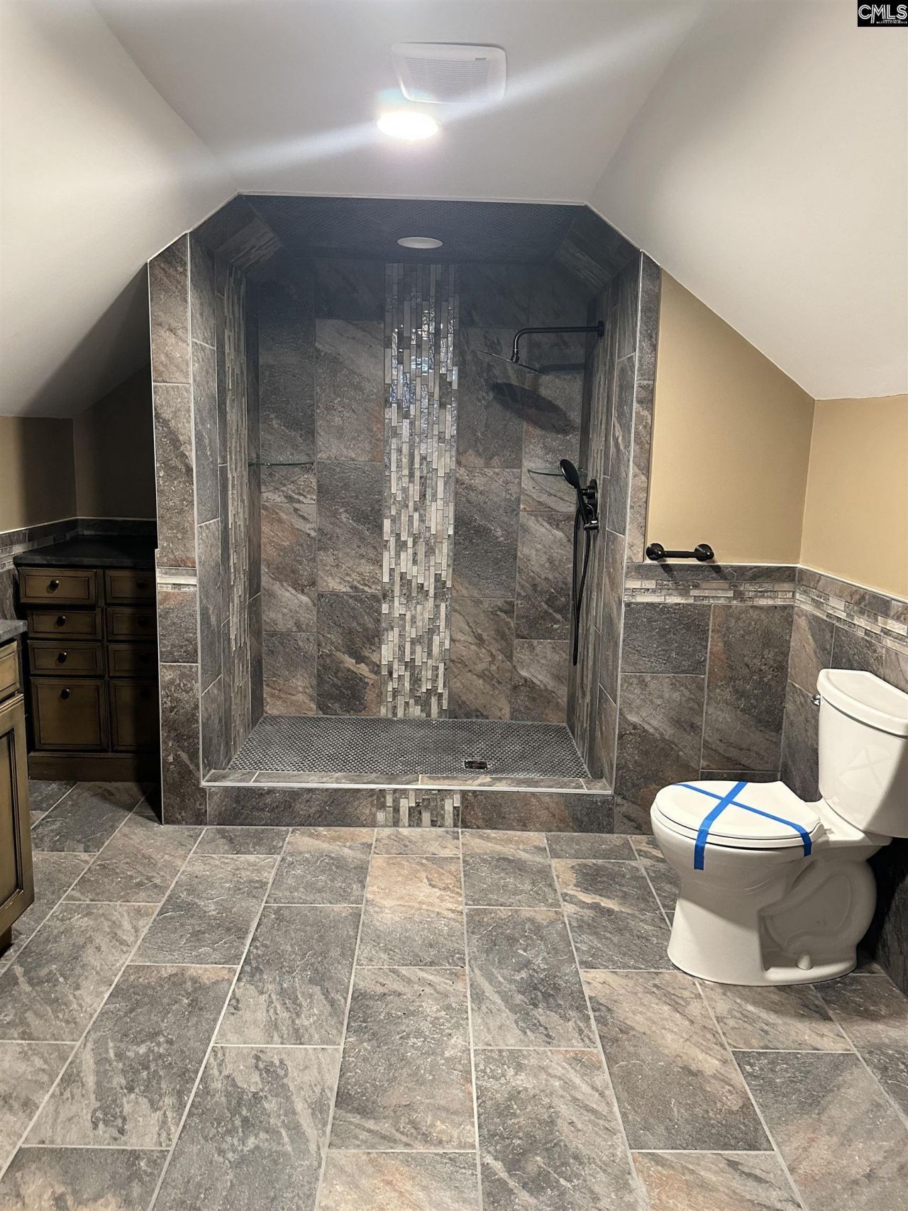 7819 Charles Towne Drive  Photo 27