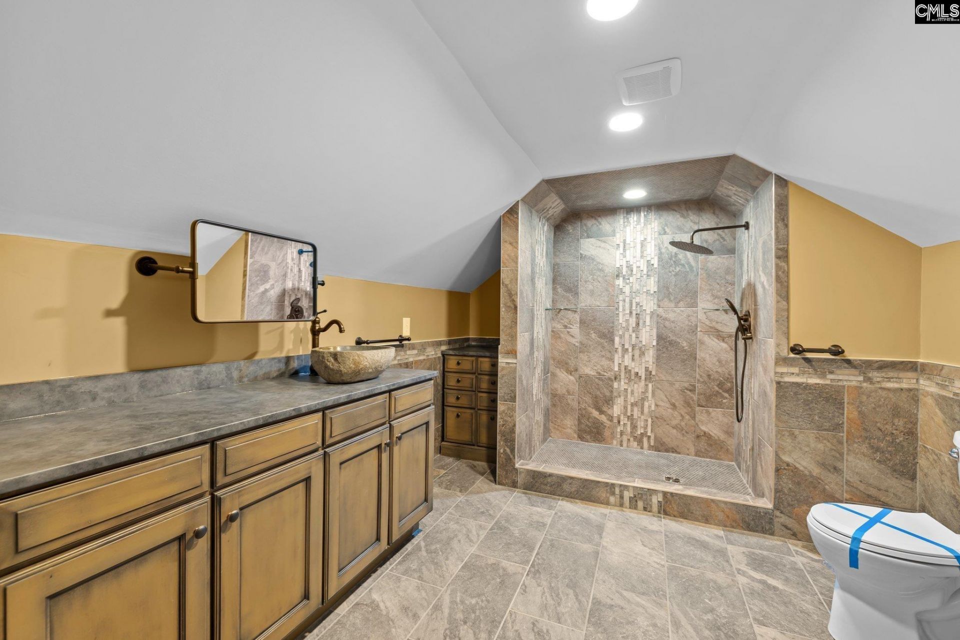 7819 Charles Towne Drive  Photo 34