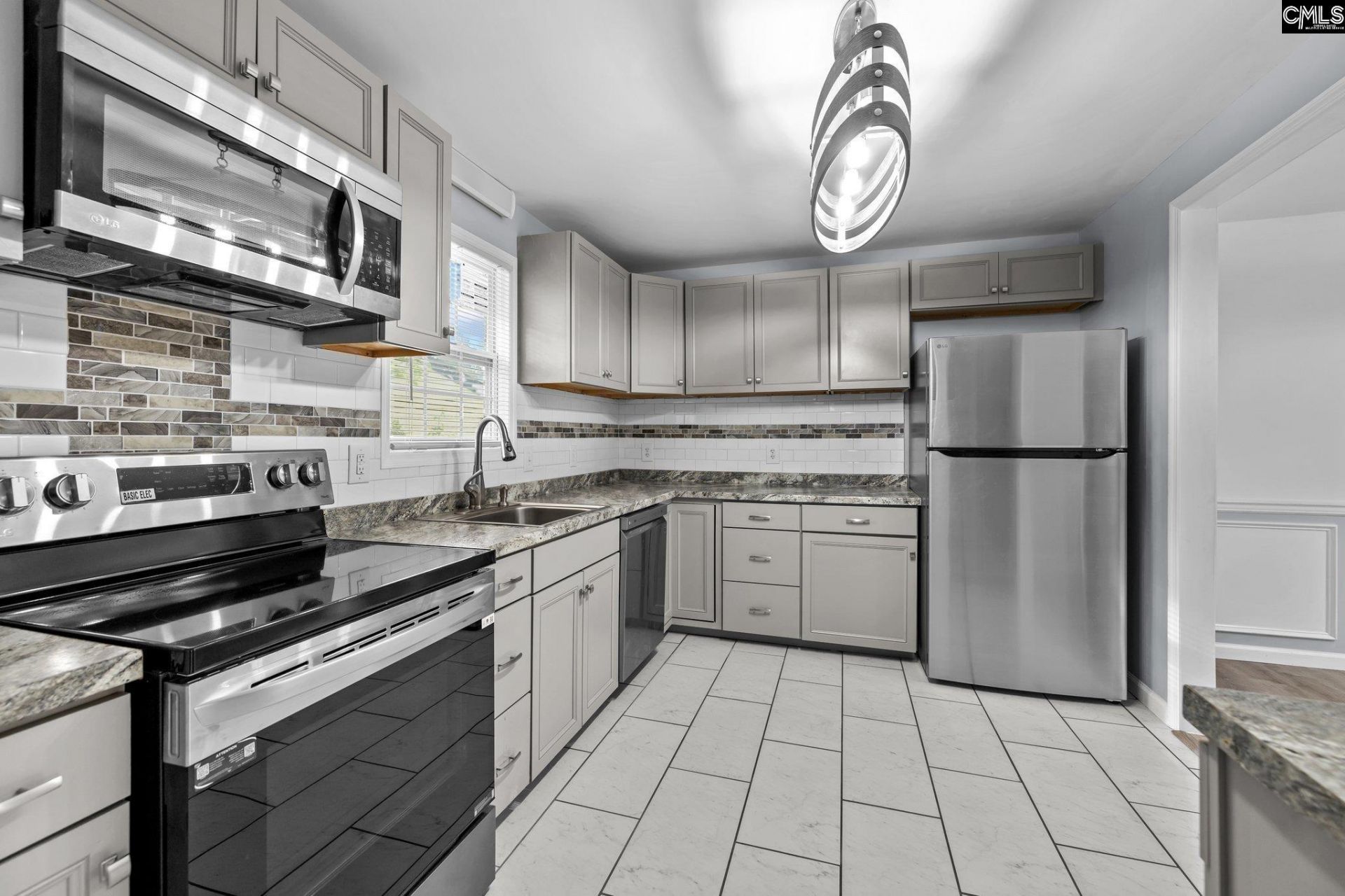 7819 Charles Towne Drive  Photo 7