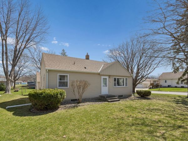 705 Ash Street NE, Hutchinson, MN 55350