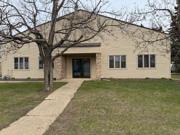 7125 Clinton Rd, Loves Park, IL 61111