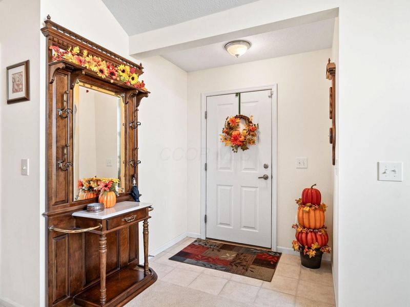 1272 Paddock Loop, Washington Court House, OH 43160 Photo 3