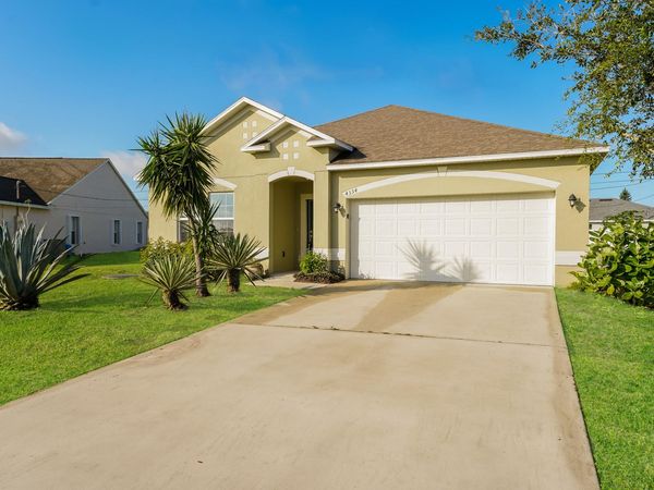 4334 SW Appleseed Road, Port St. Lucie, FL 34953