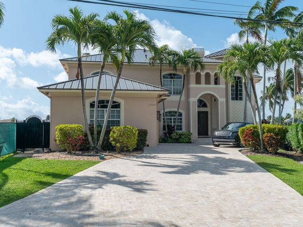 2500 SE 7th Drive, Pompano Beach, FL 33062