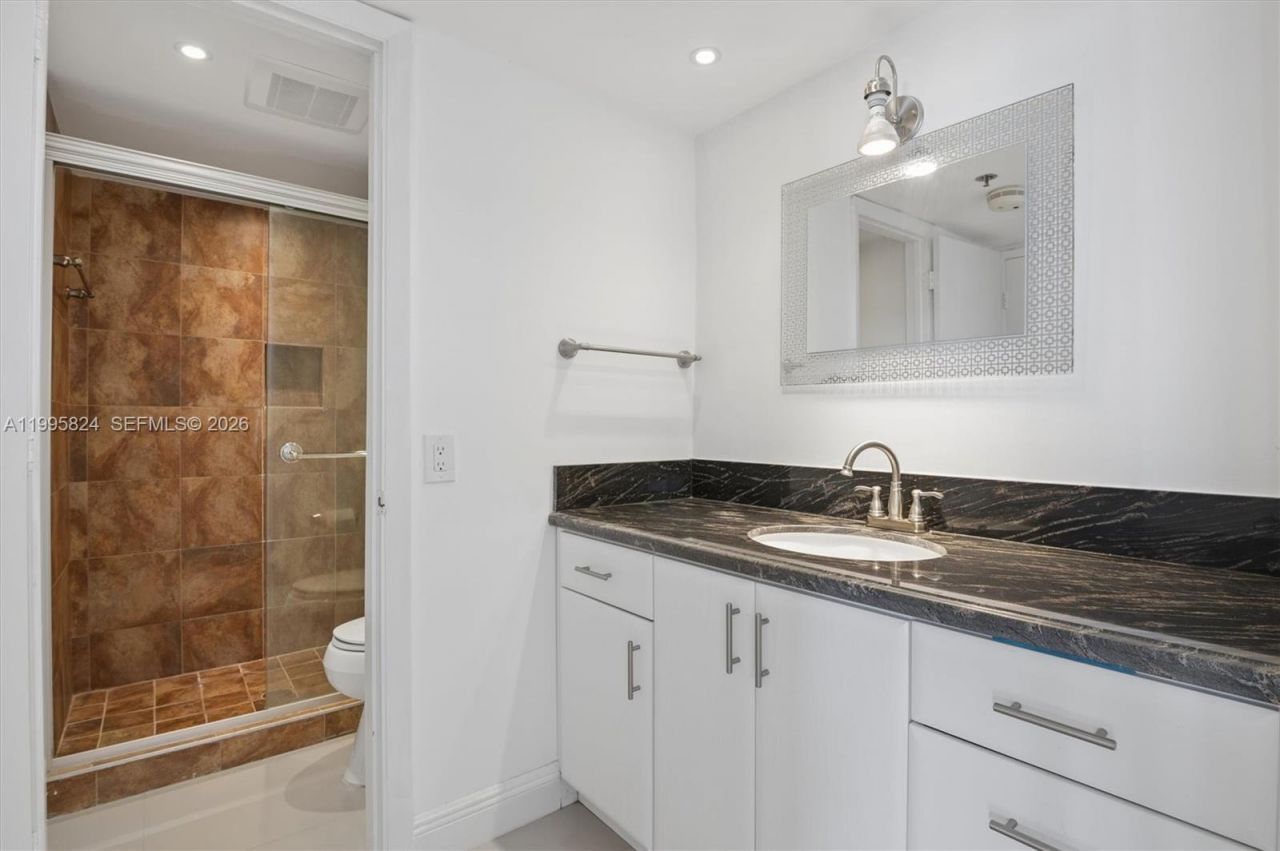 20225 NE 34th Ct, Unit 2411, Aventura, FL 33180 Photo