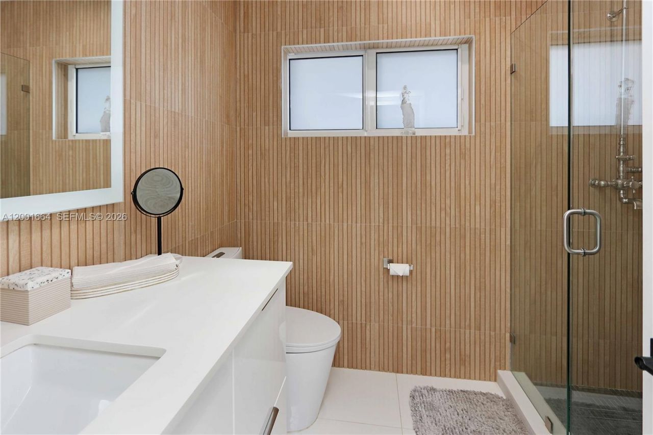 1220 Azalea Cres, Hollywood, FL 33019 Photo