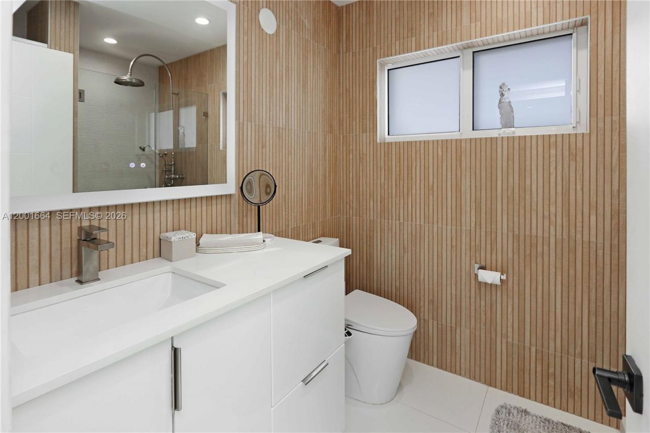 1220 Azalea Cres, Hollywood, FL 33019 Photo