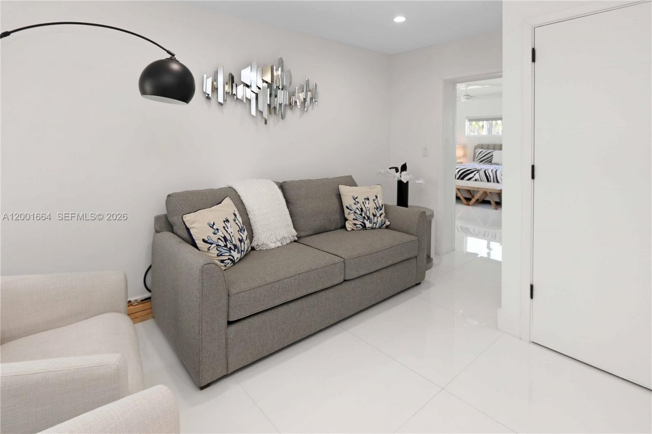 1220 Azalea Cres, Hollywood, FL 33019 Photo