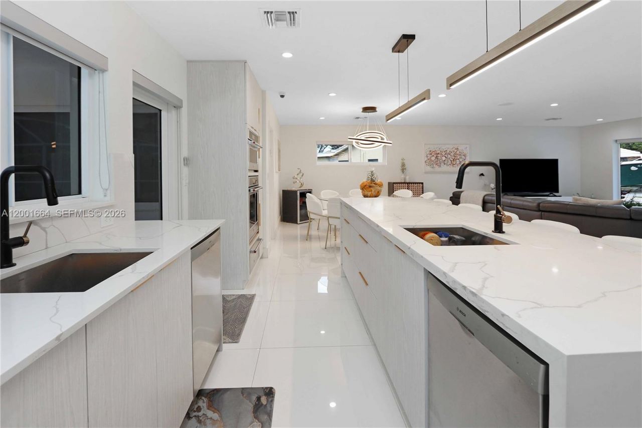 1220 Azalea Cres, Hollywood, FL 33019 Photo