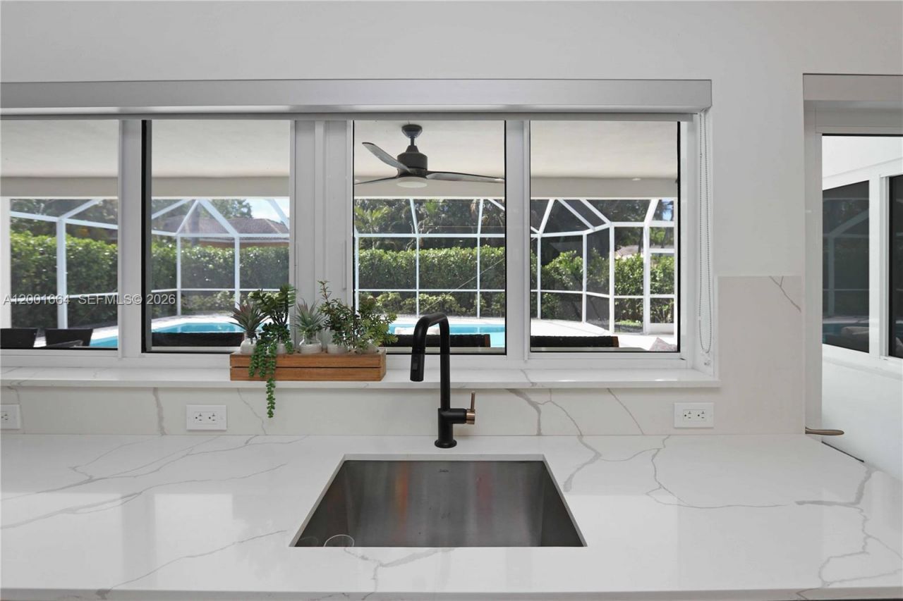 1220 Azalea Cres, Hollywood, FL 33019 Photo