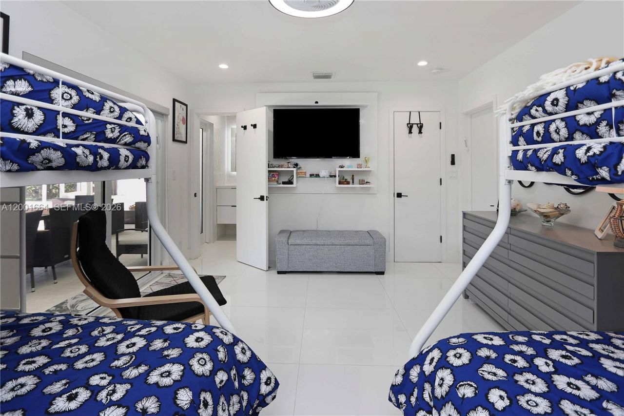 1220 Azalea Cres, Hollywood, FL 33019 Photo