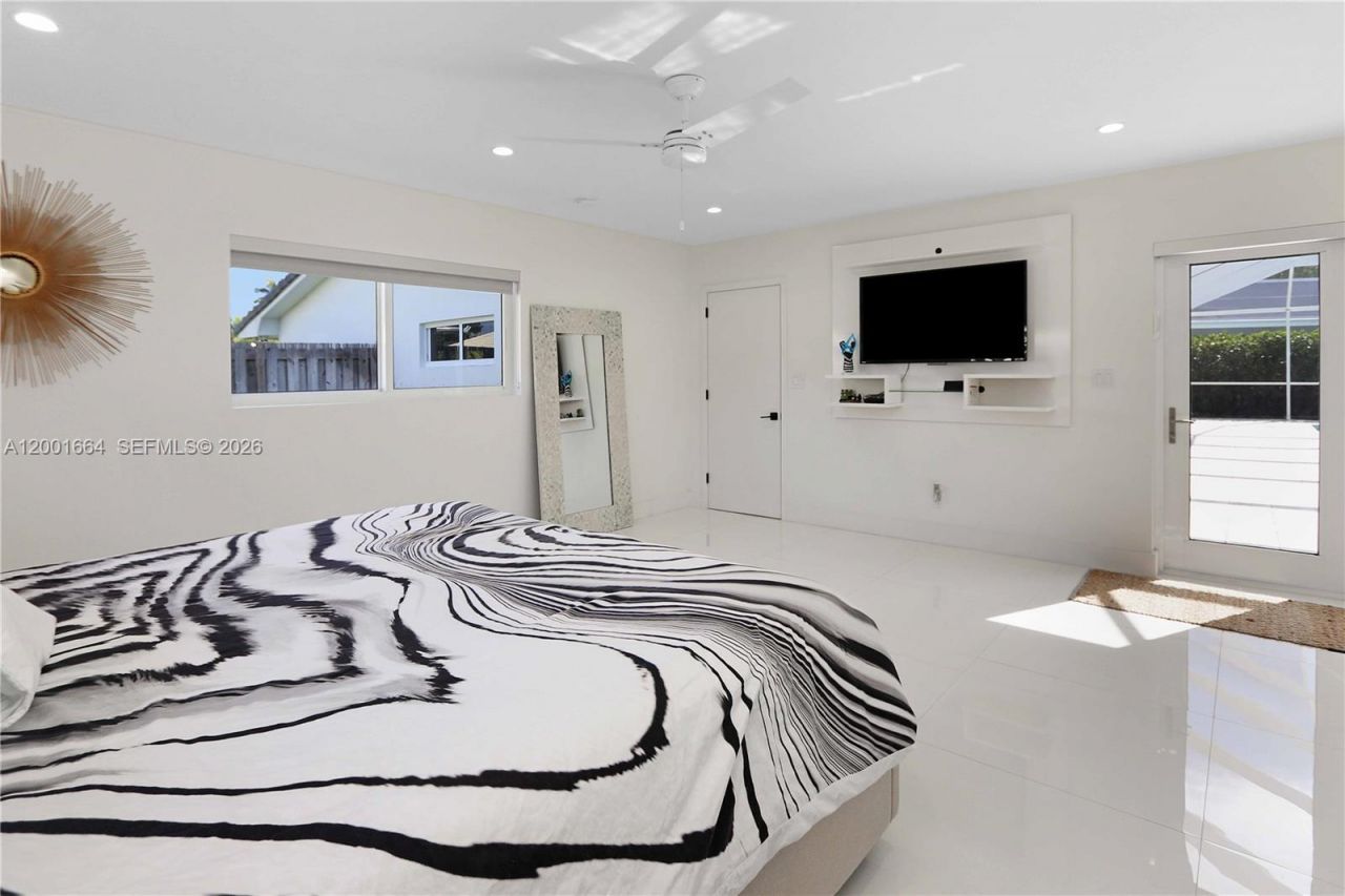 1220 Azalea Cres, Hollywood, FL 33019 Photo