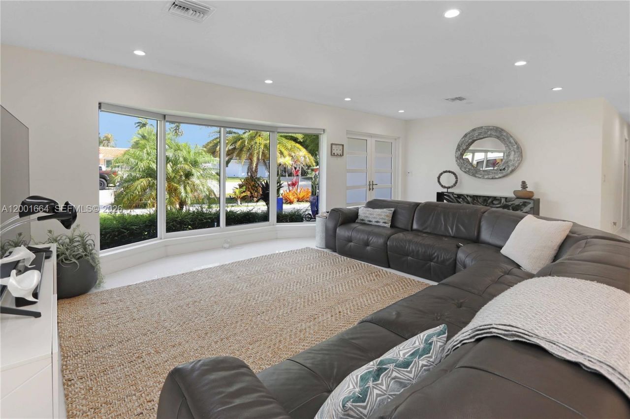 1220 Azalea Cres, Hollywood, FL 33019 Photo