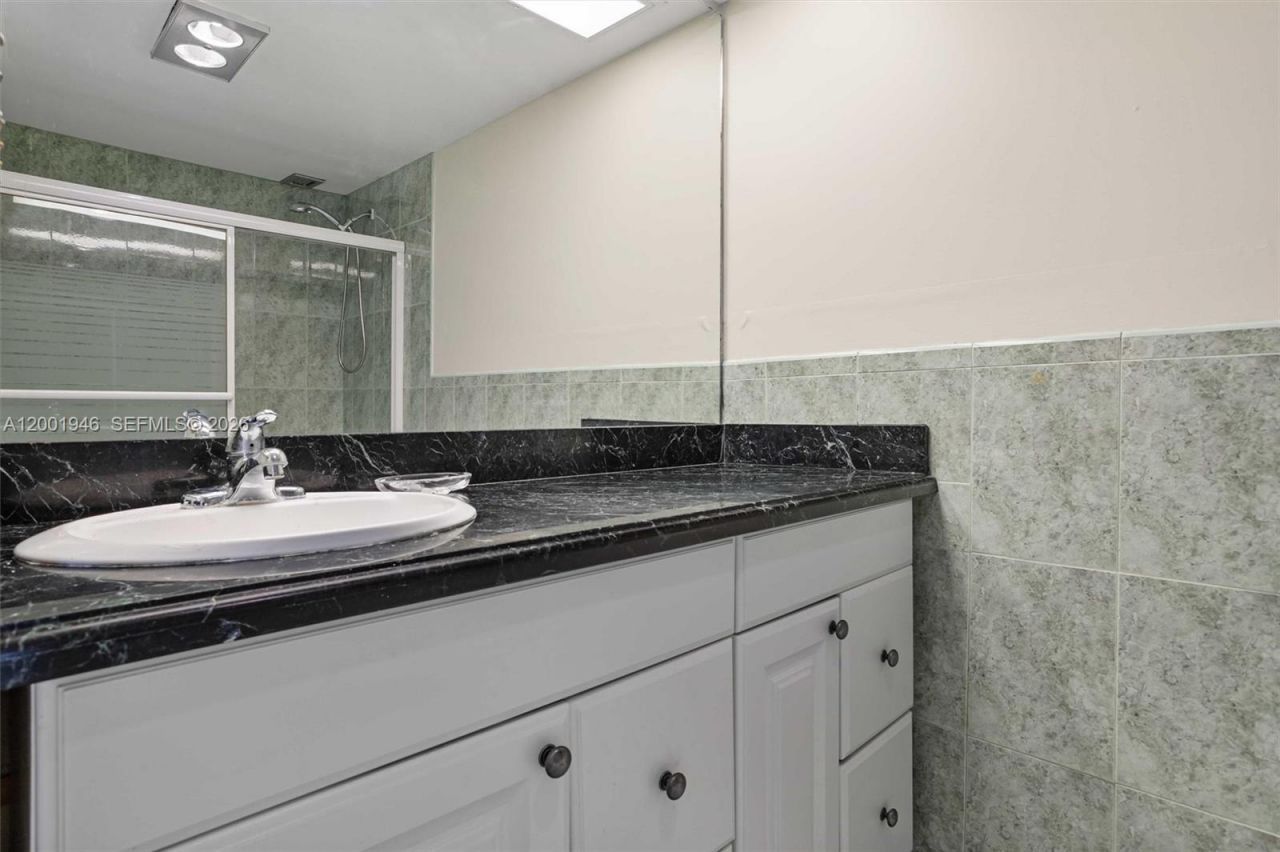 3100 N Palm Aire Dr, Unit 703, Pompano Beach, FL 33069 Photo