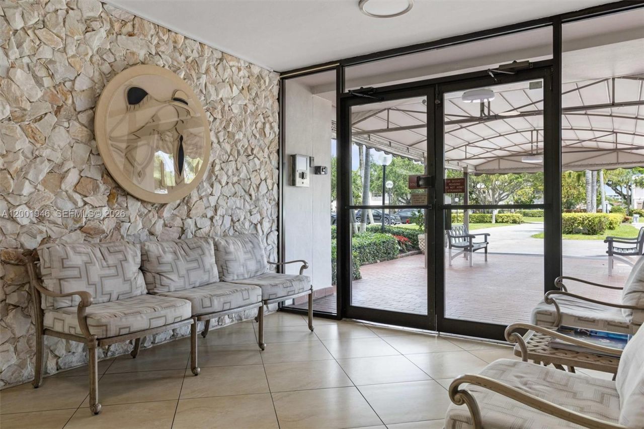 3100 N Palm Aire Dr, Unit 703, Pompano Beach, FL 33069 Photo