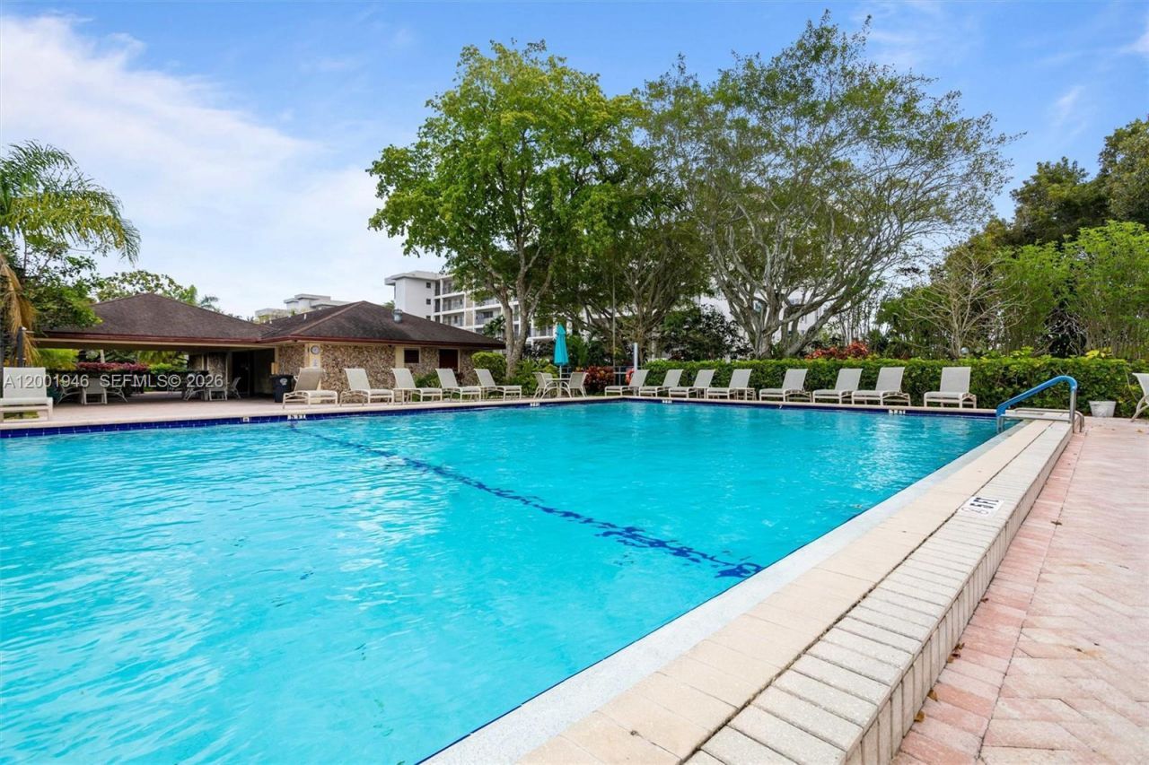 3100 N Palm Aire Dr, Unit 703, Pompano Beach, FL 33069 Photo