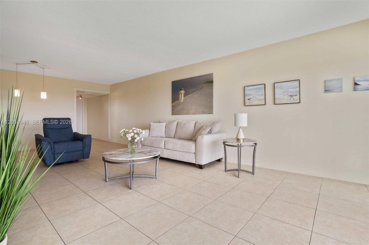 3100 N Palm Aire Dr, Unit 703, Pompano Beach, FL 33069 Photo