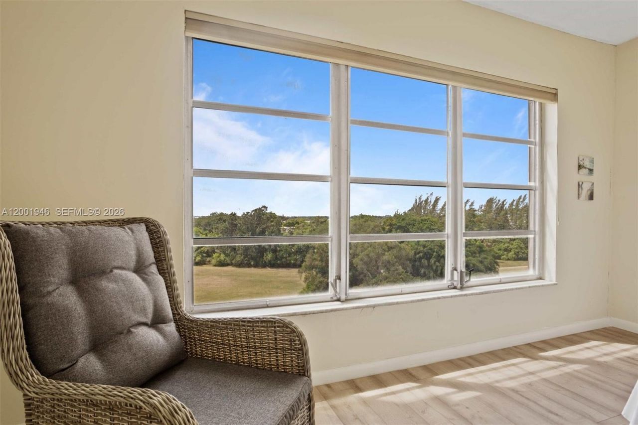 3100 N Palm Aire Dr, Unit 703, Pompano Beach, FL 33069 Photo