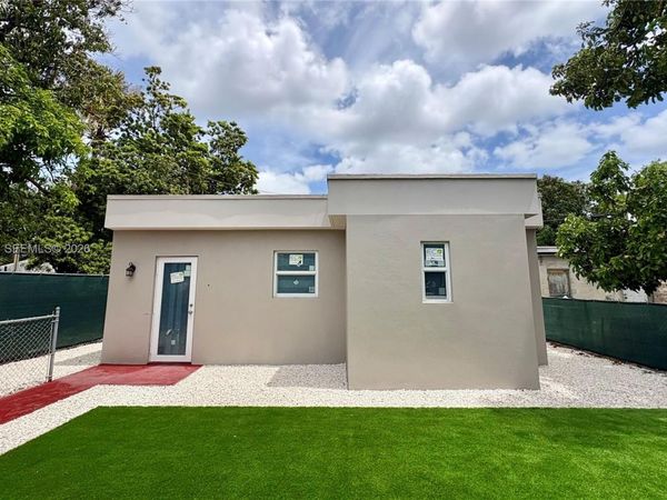 2637 NW 23rd Ct , Miami, FL 33142