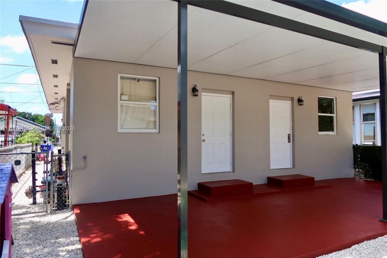 2637 NW 23rd Ct, Miami, FL 33142 Photo