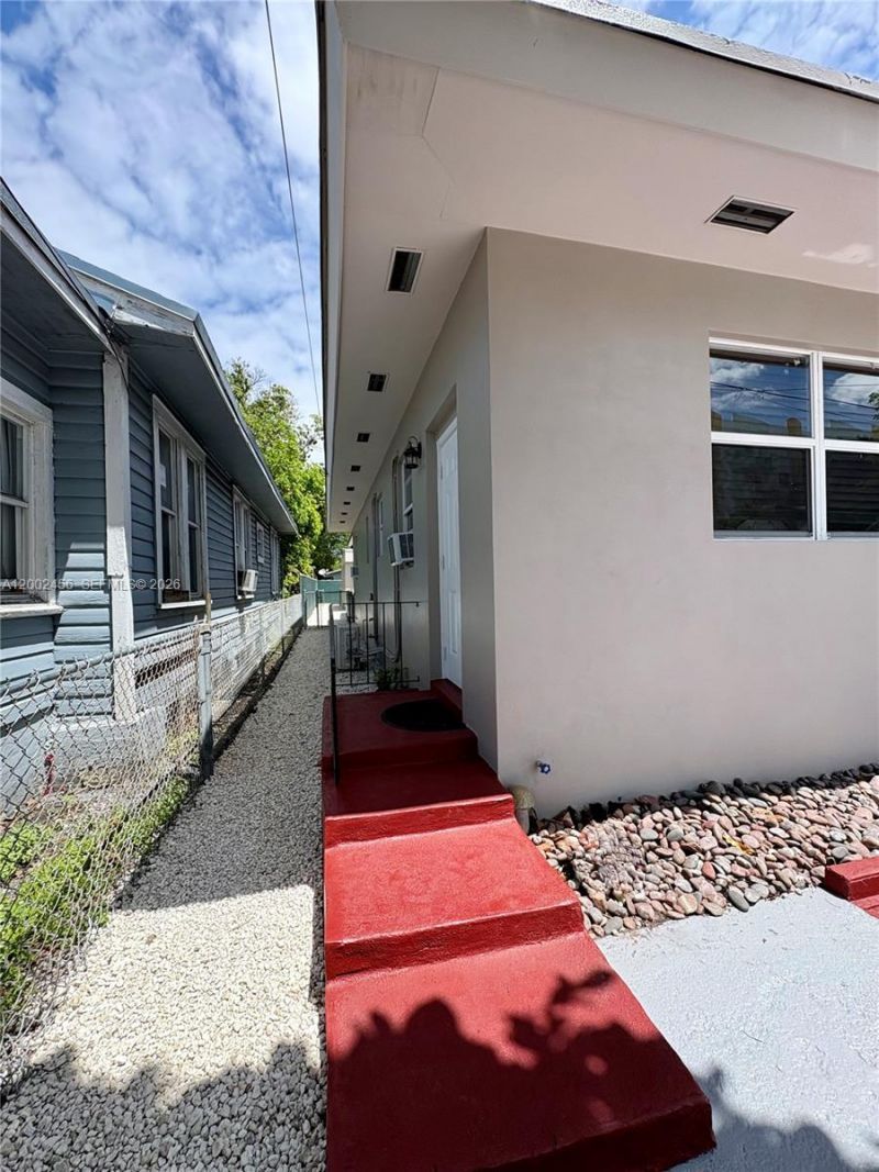 2637 NW 23rd Ct, Miami, FL 33142 Photo