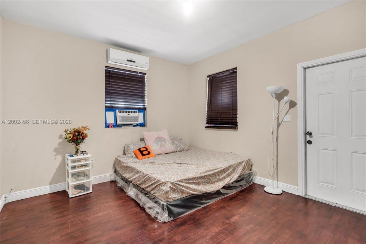 2637 NW 23rd Ct, Miami, FL 33142 Photo