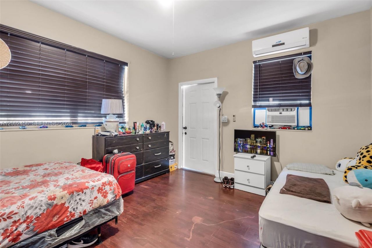 2637 NW 23rd Ct, Miami, FL 33142 Photo