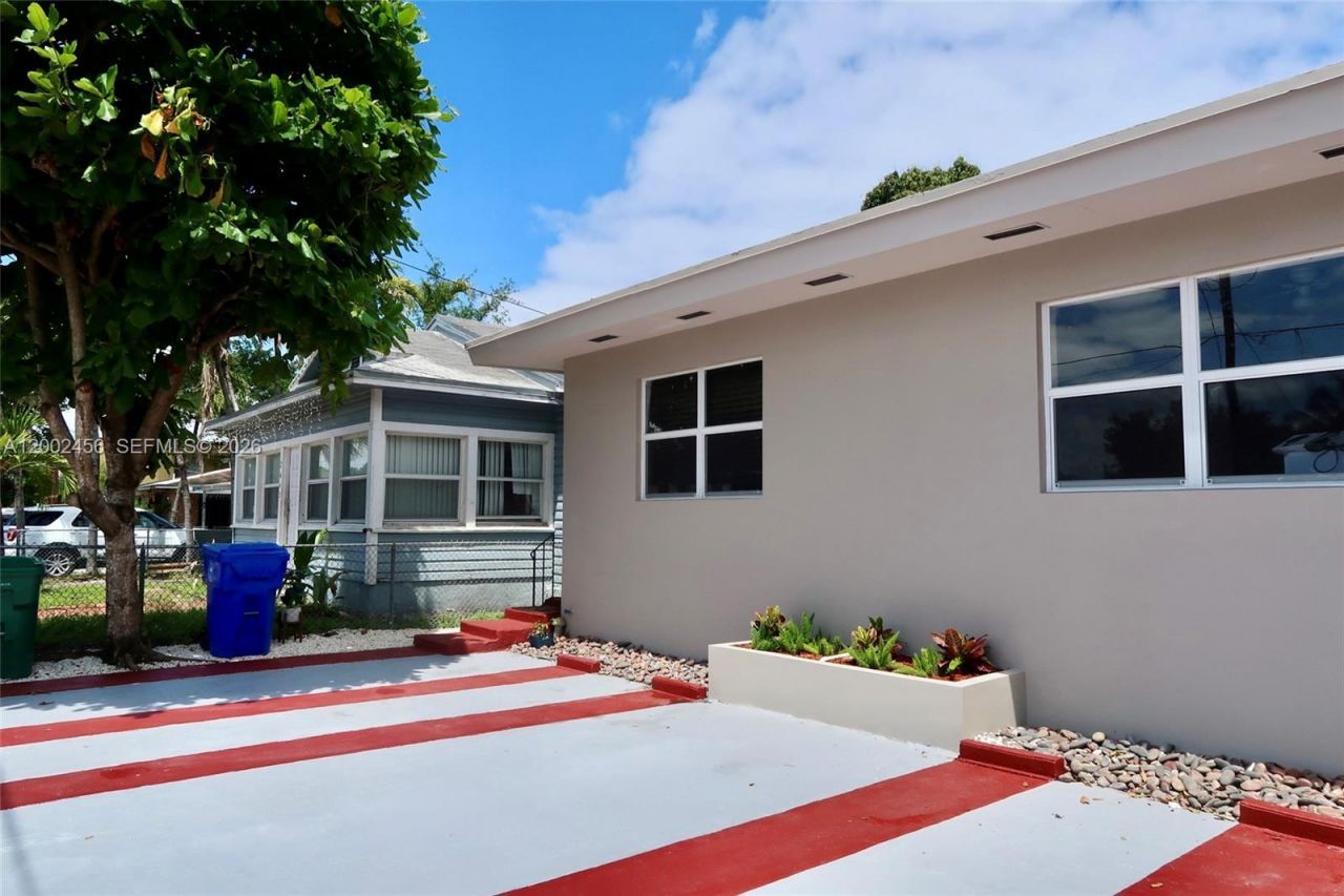 2637 NW 23rd Ct, Miami, FL 33142 Photo