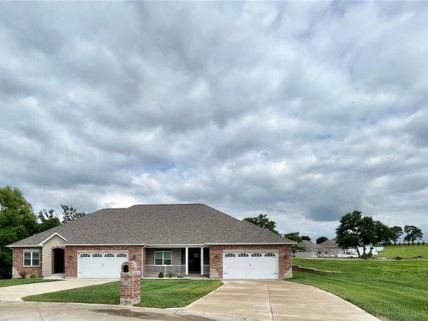 826 Destiny Drive, Villa Ridge, MO 63089