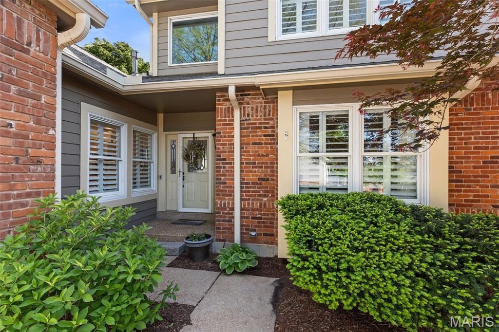 710 Willow Spring Hill Court, Town and Country, MO 63017 Main Photo