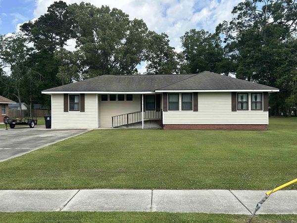 6313 Kleinpeter Rd, Baton Rouge, LA 70811