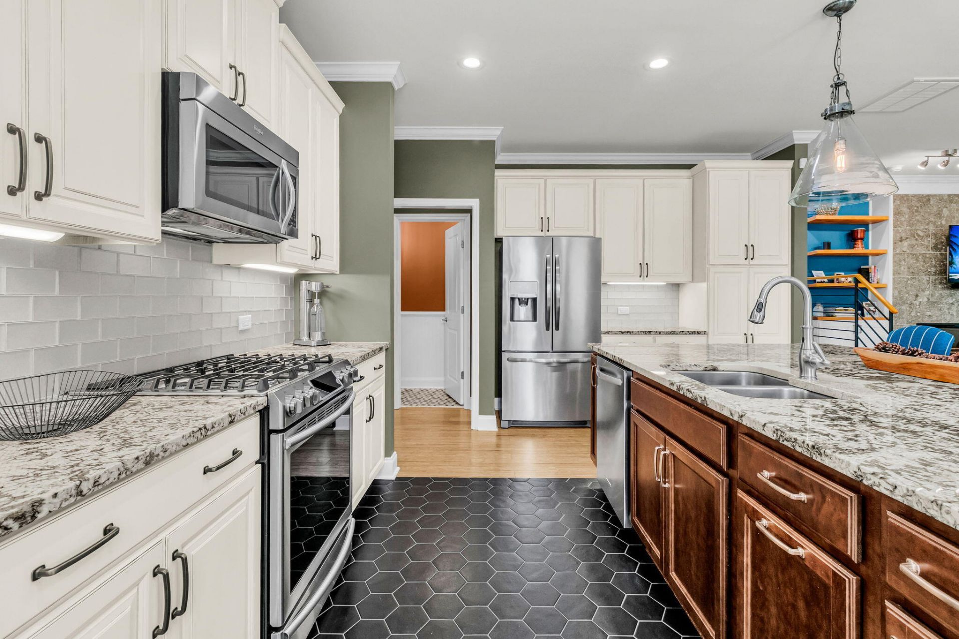 2340 Kings Gate Lane Photo 4