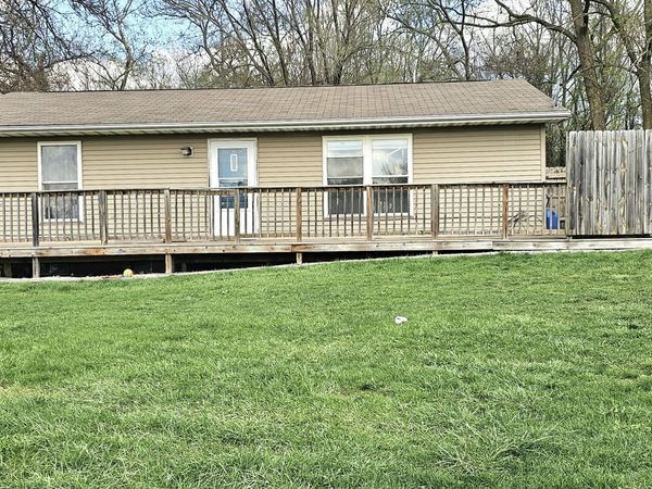 1100 S Lincoln Avenue , Dixon, IL 61021